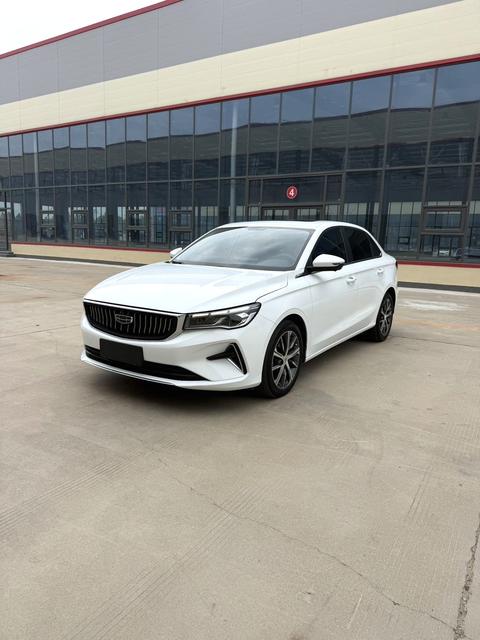Geely Emgrand 2023