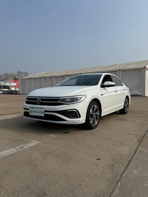 Volkswagen Bora 2023