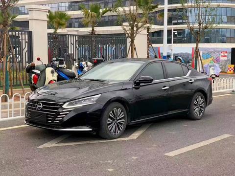 Nissan Teana 2022
