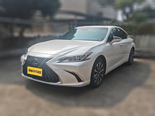 Lexus ES 2022