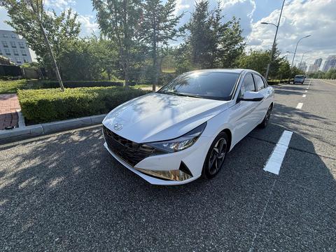 Hyundai Elantra 2022