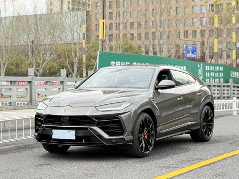 Lamborghini Urus 2021