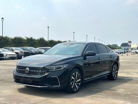 Volkswagen Passat 2022