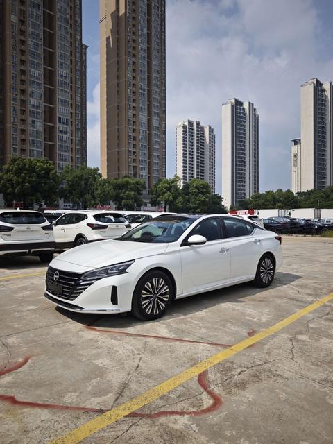 Nissan Teana 2022