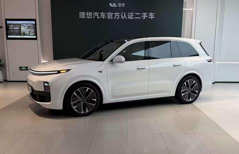Li Auto L8 2025