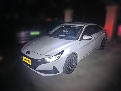 Hyundai Elantra 2022