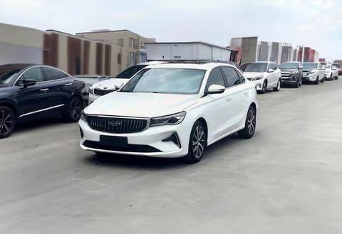 Geely Emgrand 2022