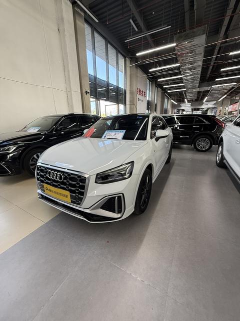 Audi Q2L 2022