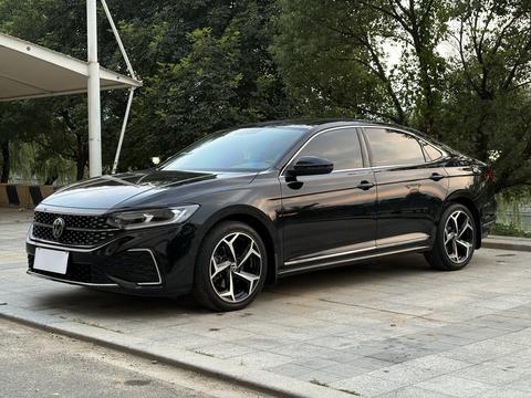 Volkswagen Passat 2023
