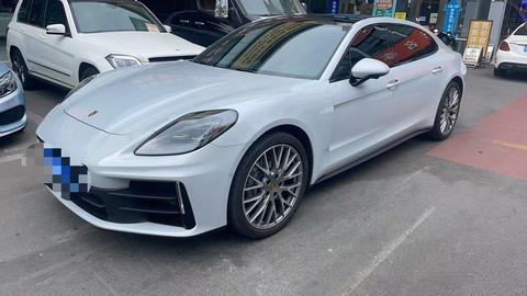 Porsche Panamera 2024