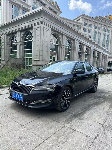 Skoda Superb 2025