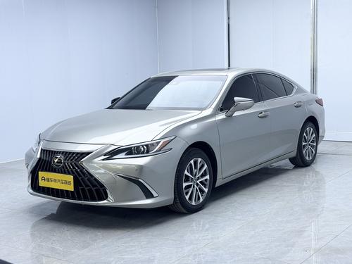 Lexus ES 2024