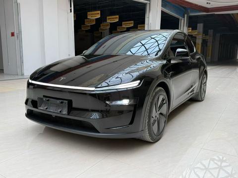Tesla Model Y 2025