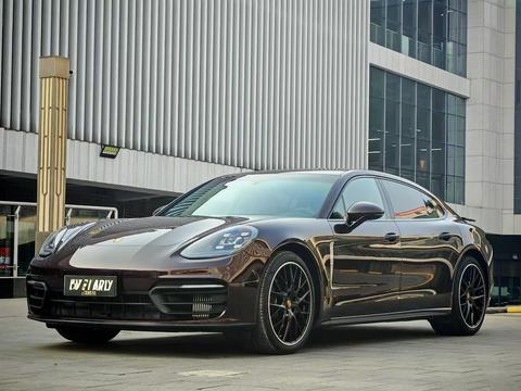 Porsche Panamera 2023