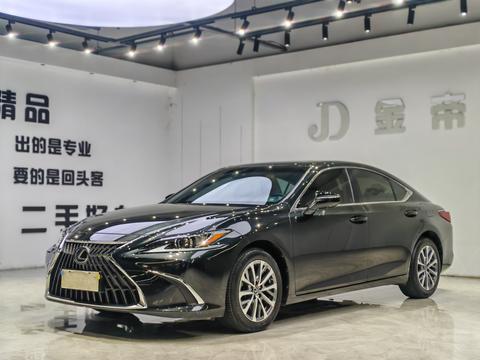 Lexus ES 2022