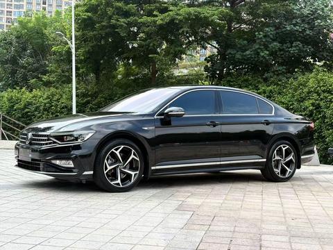 Volkswagen Magotan 2025
