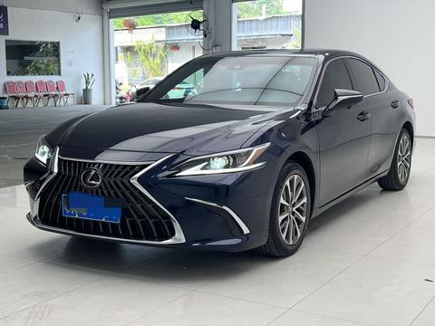 Lexus ES 2022