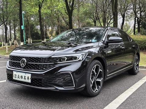 Volkswagen Passat 2023