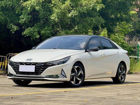 Hyundai Elantra 2022