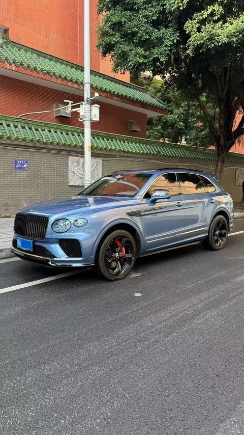 Bentley Bentayga 2022