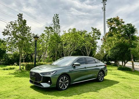 Chery Arrizo 8 Pro 2025