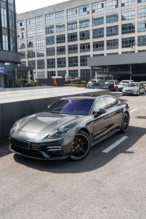Porsche Panamera 2022