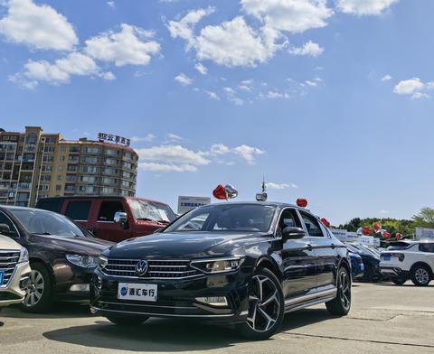 Volkswagen Magotan 2025