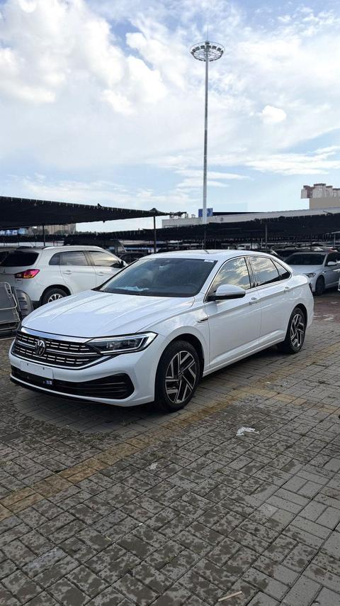 Volkswagen Sagitar 2023