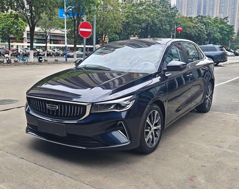 Geely Emgrand 2022