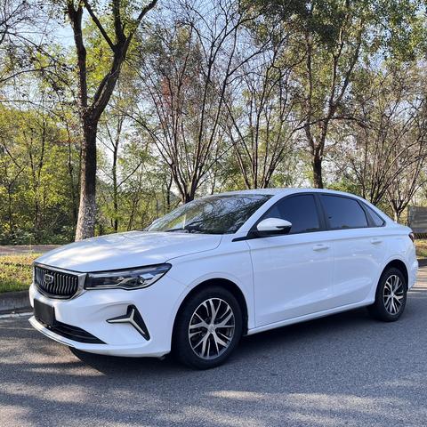 Geely Emgrand 2023