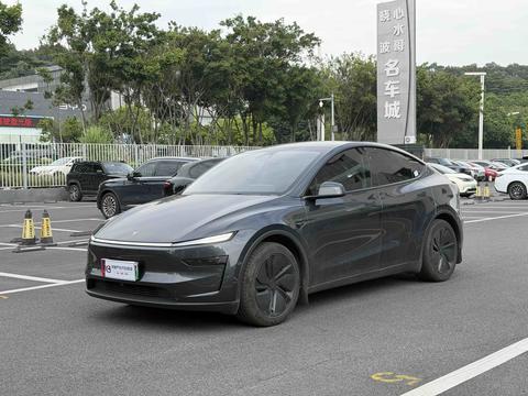Tesla Model Y 2025