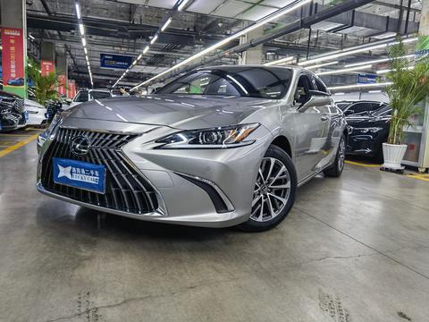 Lexus ES 2022