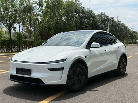 Tesla Model Y 2025