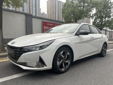 Hyundai Elantra 2021–2026