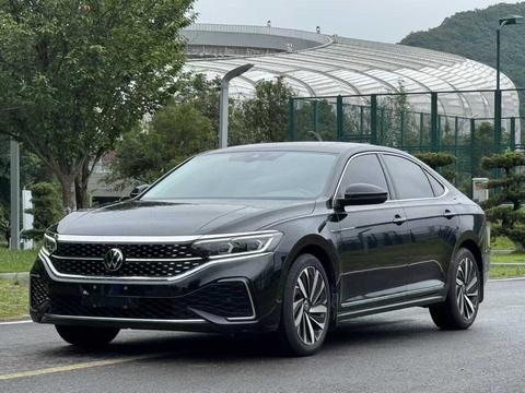 Volkswagen Passat 2022