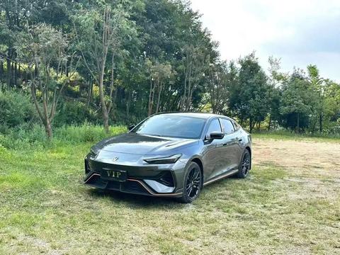 Changan UNI-V 2025