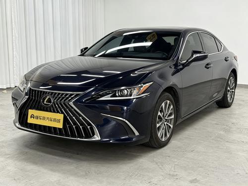 Lexus ES 2022