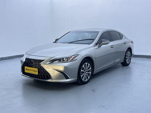 Lexus ES 2022