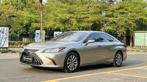 Lexus ES 2023