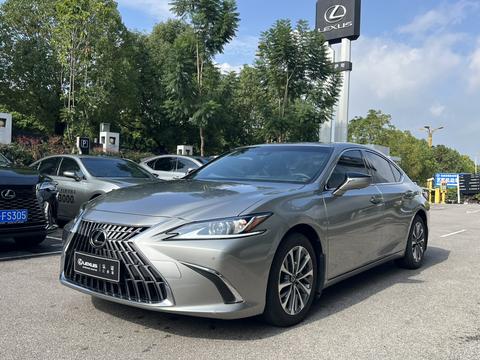Lexus ES 2021
