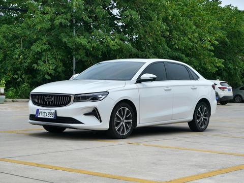 Geely Emgrand 2022