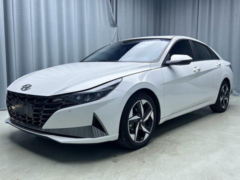 Hyundai Elantra 2022