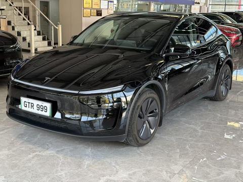 Tesla Model Y 2025