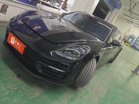 Porsche Panamera 2023