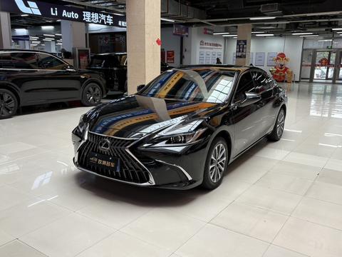 Lexus ES 2022