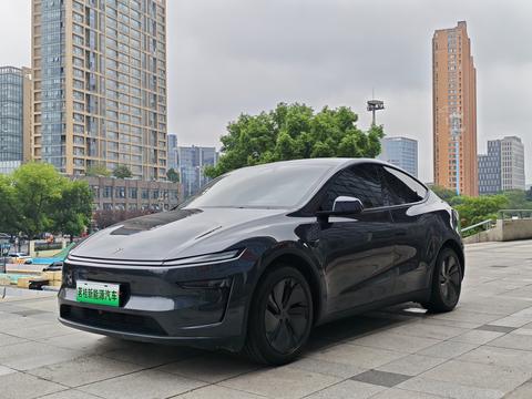 Tesla Model Y 2025