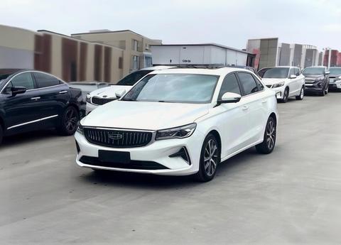 Geely Emgrand 2022