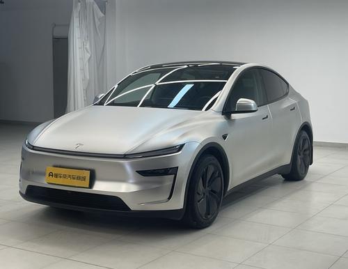 Tesla Model Y 2025
