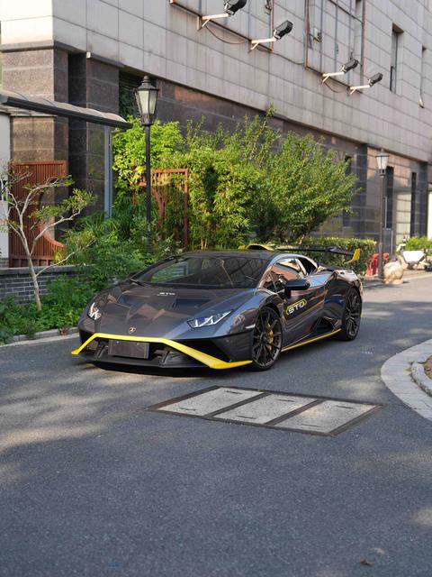 Lamborghini Huracan 2021