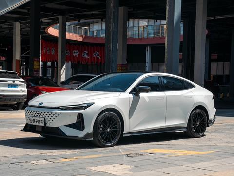 Changan UNI-V 2024